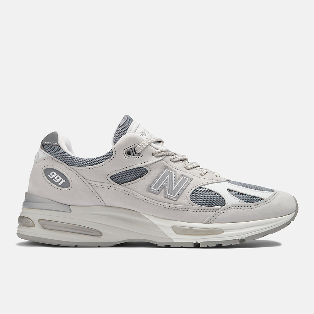 New Balance Made in UK 991v2 Shoes Nimbus Cloud with Cool Grey 7 C and Silver